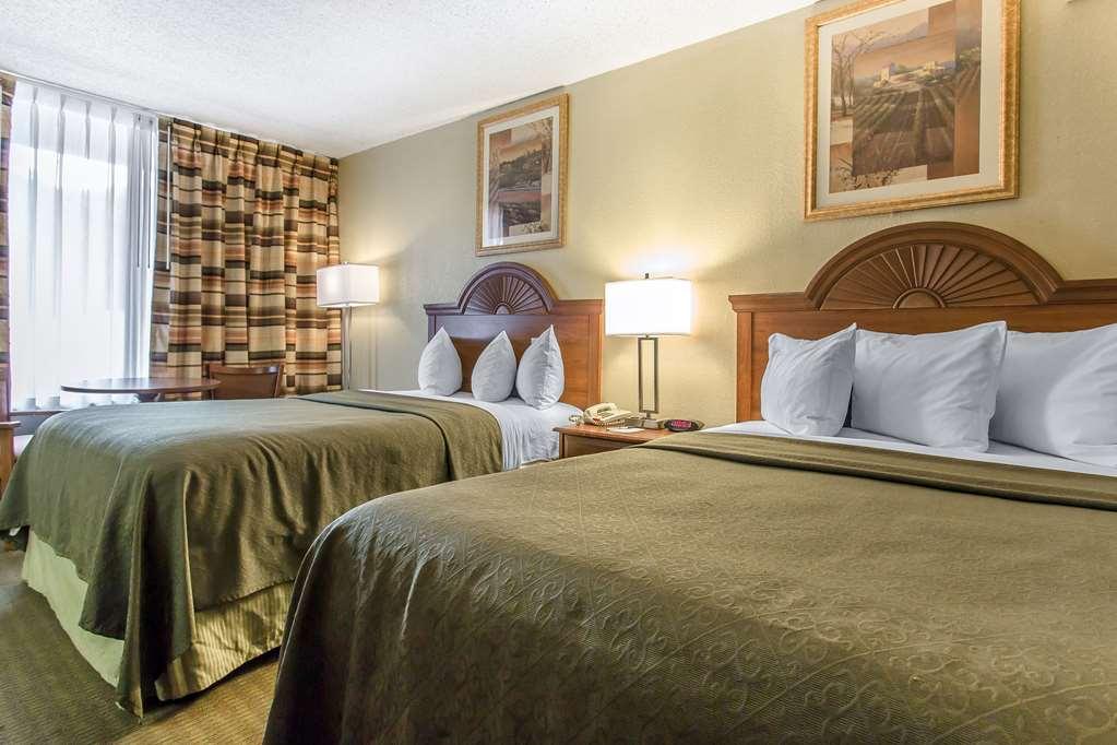 Rodeway Inn Lawton Habitación foto
