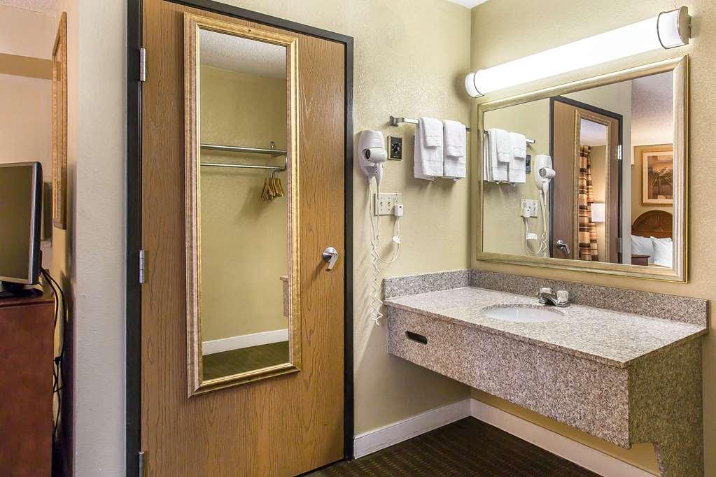 Rodeway Inn Lawton Habitación foto
