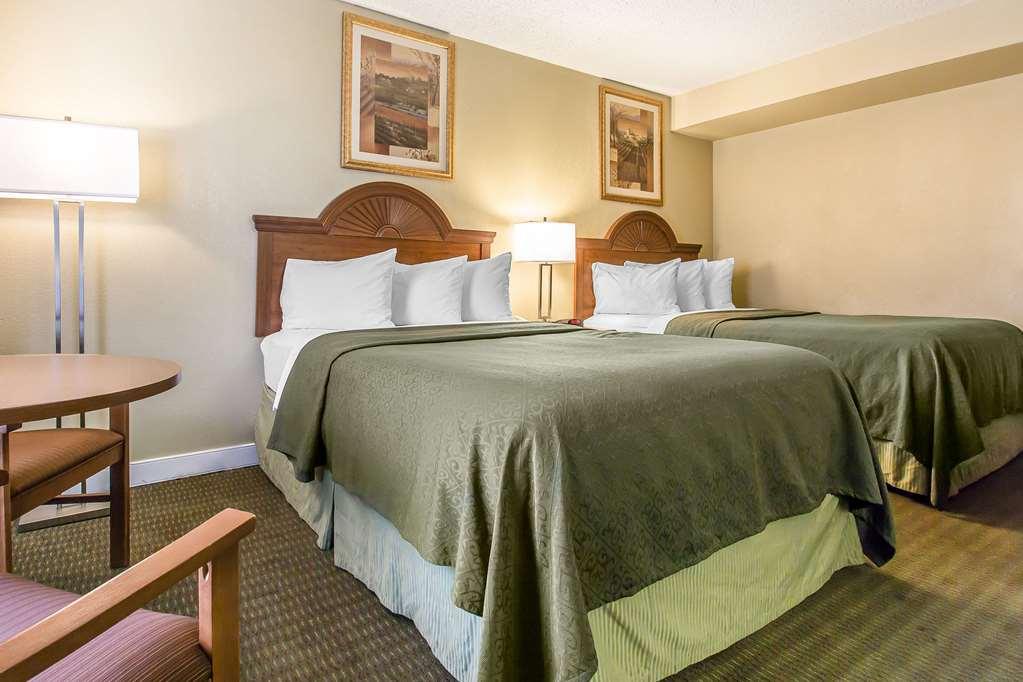 Rodeway Inn Lawton Habitación foto