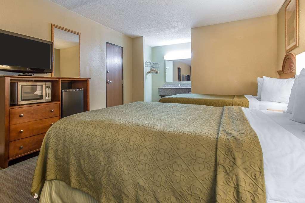 Rodeway Inn Lawton Habitación foto