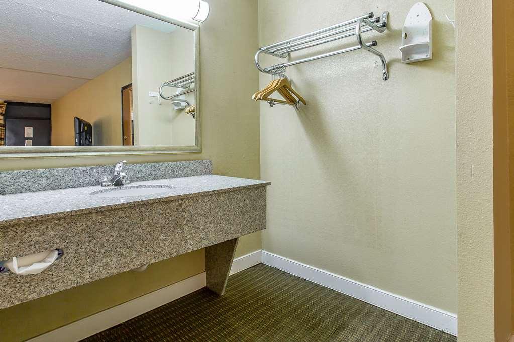Rodeway Inn Lawton Habitación foto