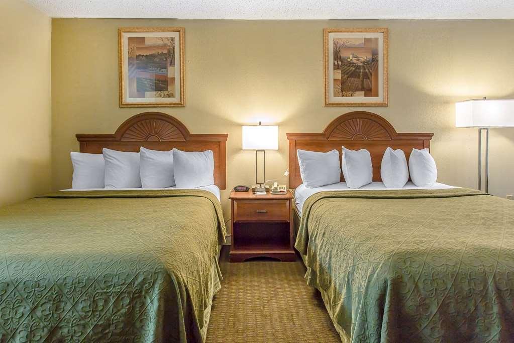 Rodeway Inn Lawton Habitación foto